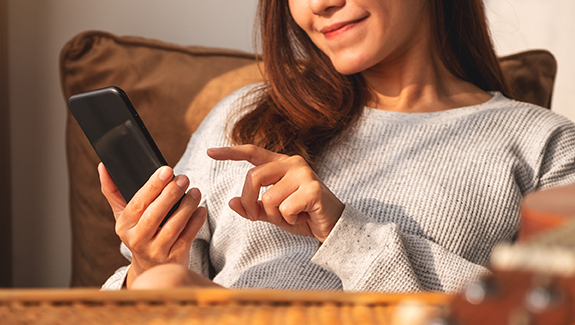 Connecting-With-Online-Ostomy-Community-Groups_575x325